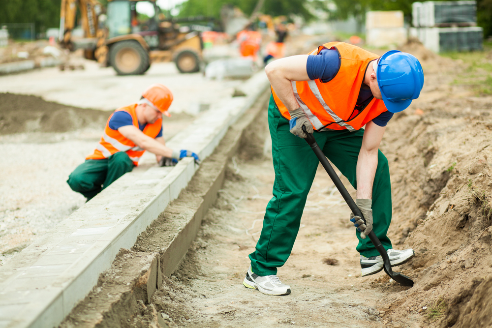Tips and techniques for estimating trenching costs for fiber networks | IQGeo